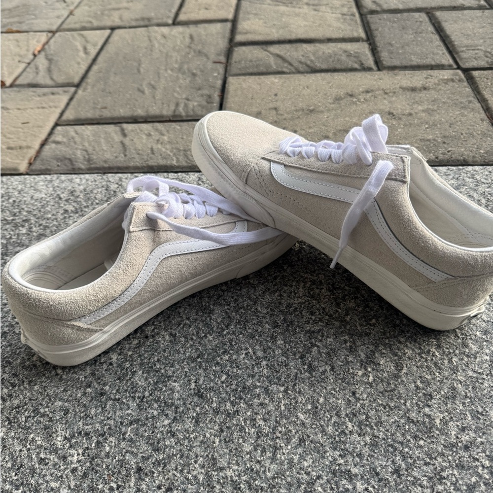 Men’s Classic White Van Sneakers size 8.5 | Worn once!